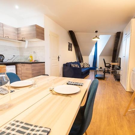 Appartement Coeur De Ville - Au Calme - Wifi - Four, Lave-Seche Linge Pau Luaran gambar