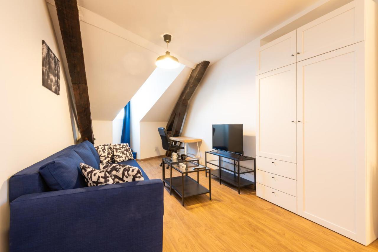 Appartement Coeur De Ville - Au Calme - Wifi - Four, Lave-Seche Linge Pau Luaran gambar