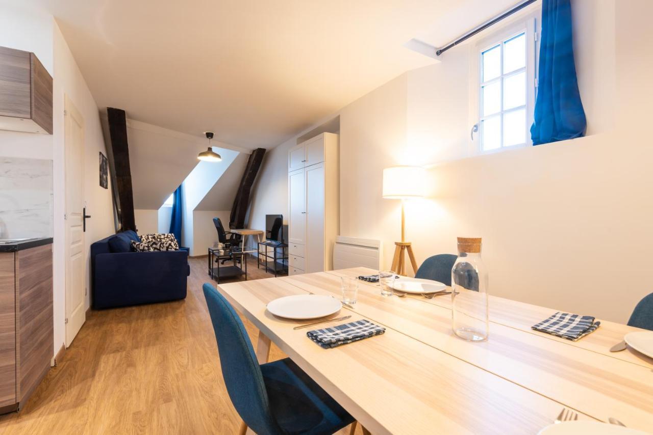 Appartement Coeur De Ville - Au Calme - Wifi - Four, Lave-Seche Linge Pau Luaran gambar