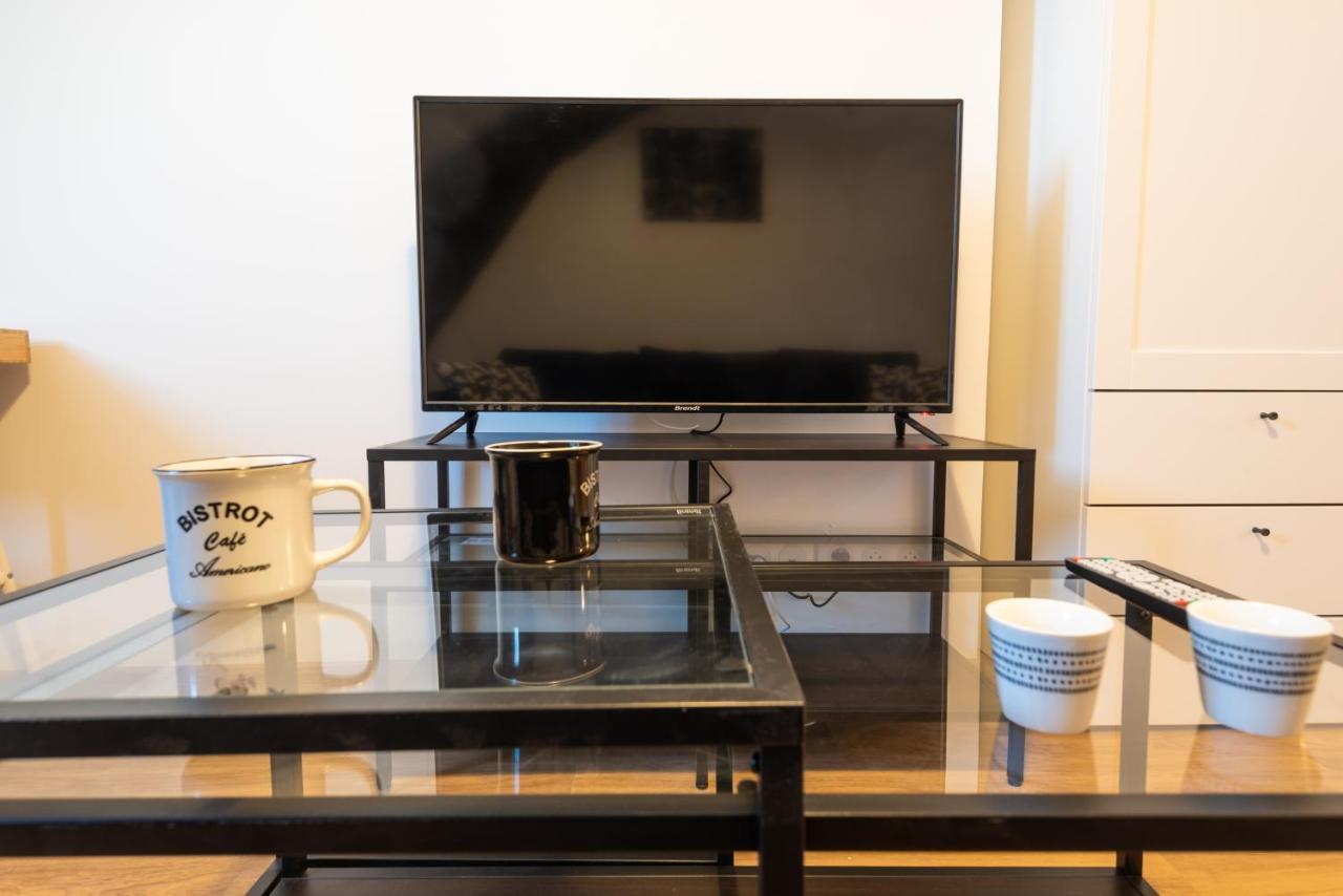 Appartement Coeur De Ville - Au Calme - Wifi - Four, Lave-Seche Linge Pau Luaran gambar