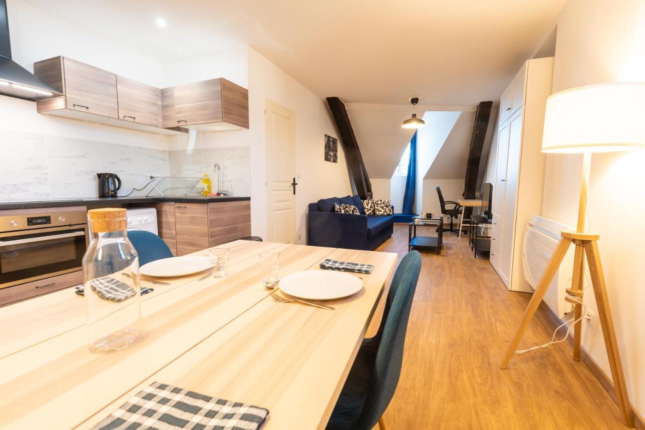 Appartement Coeur De Ville - Au Calme - Wifi - Four, Lave-Seche Linge Pau Luaran gambar
